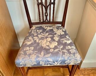 $800 - Set of 4 Federal style, carved splat side chairs; each 36" H x 21" W x 21" D, seat height is approx 19"