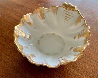 $40 - Limoges shell dish with gold trim; 5.5" W x 2" H
