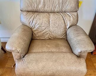 $395 - Lay-Z-Boy "Leather Finesse" recliner with tags