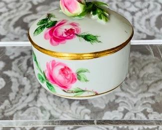 $60 - Meissen trinket box with lid; approx 2”