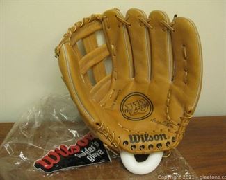 New Wilson Left Handed Softball Size Fielders Glove