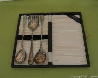 Raimond Sheffield England Silverplate Salad Serving Set with Wood Case