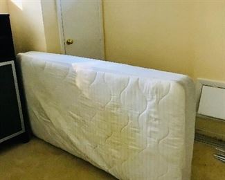 Twin mattress