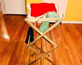 Compact accordion dryer rack