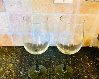 Set of 2 wine glasses