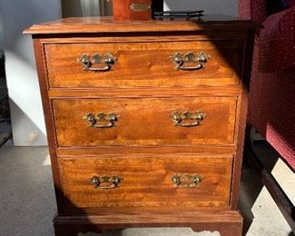 Beautiful 3 drawer chest