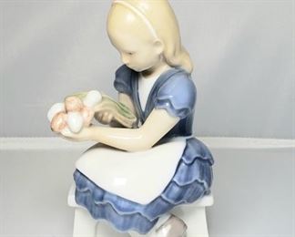 B&G Royal Copenhagen Bing & Grondahl Figurine #2298 "Ida's Flowers"