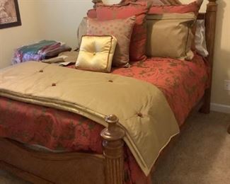 Ann Gish Luxurious Bedding plus Pillow Shams