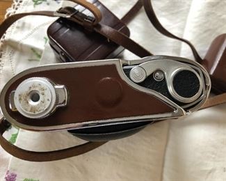 Kodak Retina IIIC film camera with leather case, flash, and lens cover. Made in Germany. $225 Mint Condition (Photo 3/7)