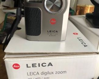 Leica Digilux Zoom Camera 2546777 $175 Open Box (Photo 1/3)