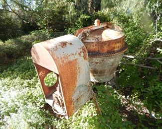 $150 - CEMENT MIXER - Rusty and cool looking