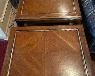 2 Vintage End Tables (2 of 3)
