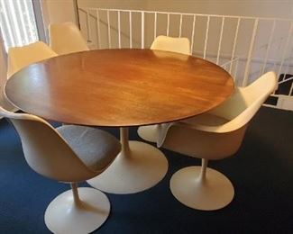 $5900 dinning table with 6 chairs