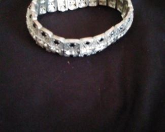 Stretch band bracelet