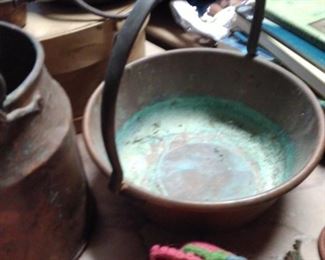 Copper pot with handle