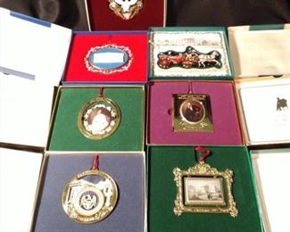 $125.00      10- white house christmas ornaments .. 1993,1994,1995,1996,1997,1998,1999,2001.. 200th anniversary and 1800-2000