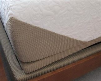 Serta Queen Memory Foam set on adjustable frame with wireless remote