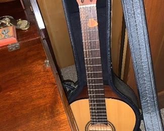 ALVAREZ GUITAR WITH CASE