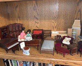 DOLL HOUSE FURNITURE