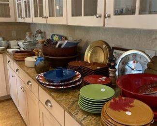 LOADS OF KITCHEN WARE