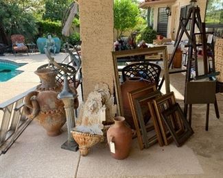 ASSORTED VINTAGE OUTSIDE DECOR