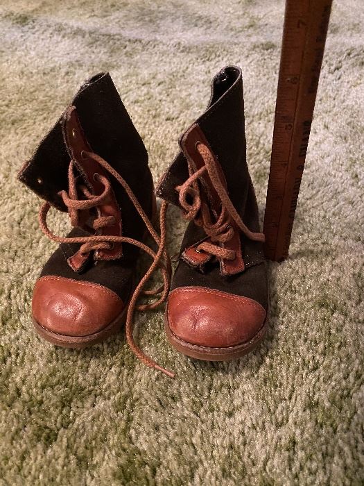Children’s leather suede lace up boots