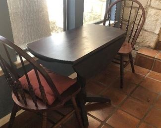 2 sided drop leaf table    set of 2 chairs 