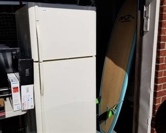 Kenmore refrigerator 69 x 30 x 34 works good