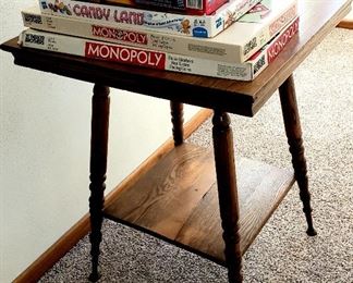 Square lamp table & games