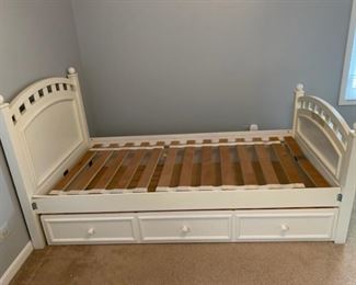 White Trendle bed