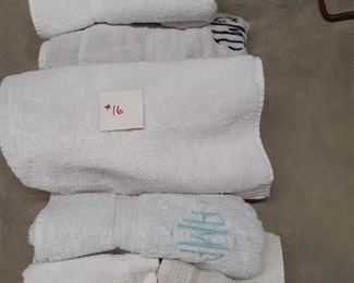 LOT16: $5.00_ Bath towels / washcloths. at least 7 towels in this lot.