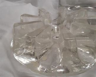 LOT 20.00. Thick glass buffet trivet.