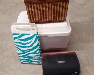Lot 89 $20. picnic basket w plates, cooler, outdoor blanket, cool bag