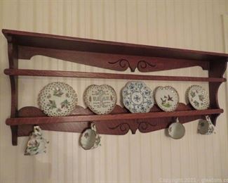 Pretty Five Cup and Plate Wooden Hanging Shelf
