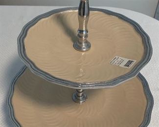 Two tire canapés holder