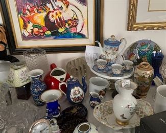 Assortment glass and porcelain 