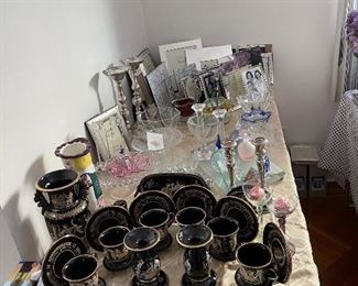 Frames and 24 k gold painter Greek ceramic set