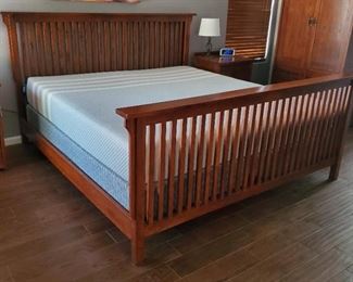 Trtadewins King size Arts and Crafts collection Bedroom Set