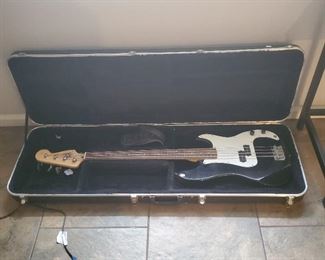 Fender Player Precision Bass Guitar, Maple Fingerboard, Black (749 retail)