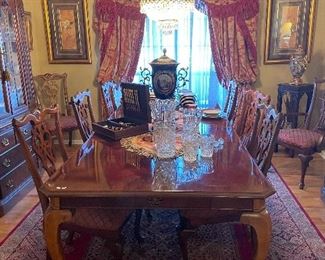 Dining table    10 chairs