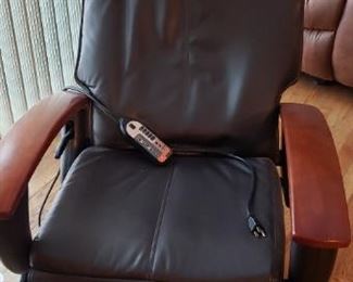 Human Touch Massage Chair ($900)- Available for pre-sale. Please contact us at contactmvp@moorevaluepros.com for more information or to purchase. 