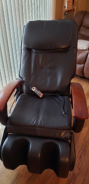 Human Touch Massage Chair ($900)- Available for pre-sale. Please contact us at contactmvp@moorevaluepros.com for more information or to purchase. 