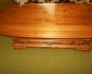 Early American coffee table/ matches 2 octagon end tables