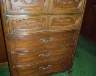 Chest of drawers 