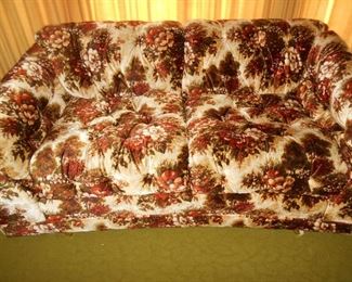 Love seat/ button tufted