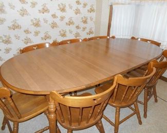Maple dining table & 8 chairs
