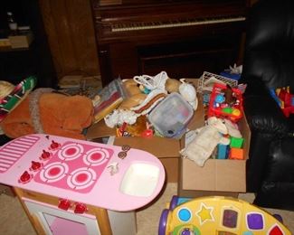 LOTS of toys / some vintage