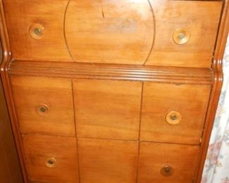 Antique chest of drawers