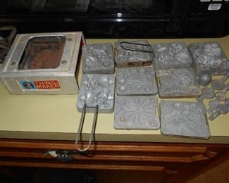 "Thing Maker" with molds
