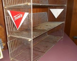 "Tom's" wire display